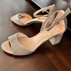 NINA ladies dress shoes.Size 7.5,NOT shiny. Shimmer heals,worn once. UEC